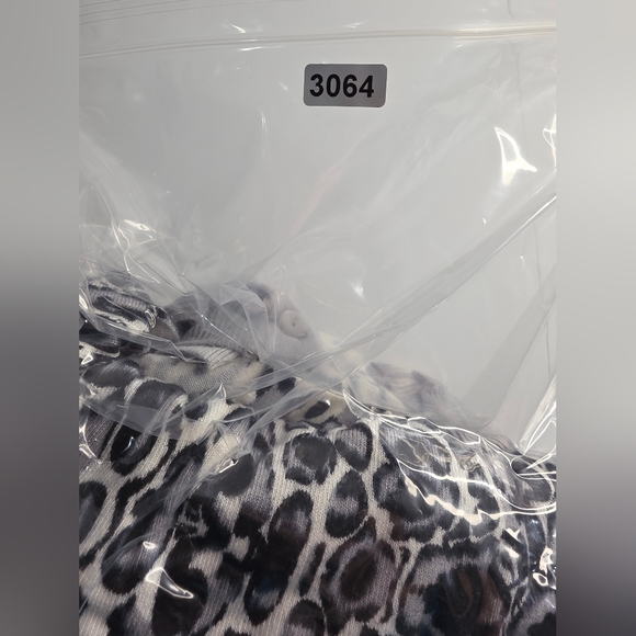 Cyrus 2X Gray Leopard Print Cardigan Sweater Button Down Soft Sexy Cg-3064 - Picture 12 of 12